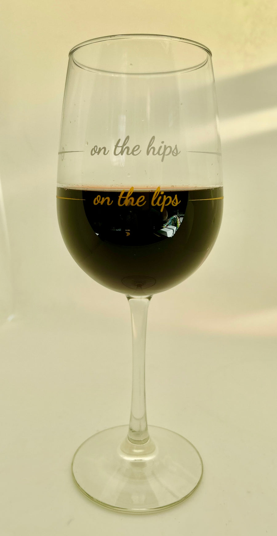 Stem Wine Glass | On the Lips / On the Hips
